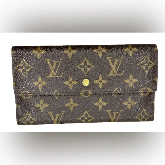 Louis Vuitton International Wallet - Picture 2 of 14